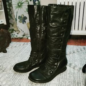 Sz9 black leather boots